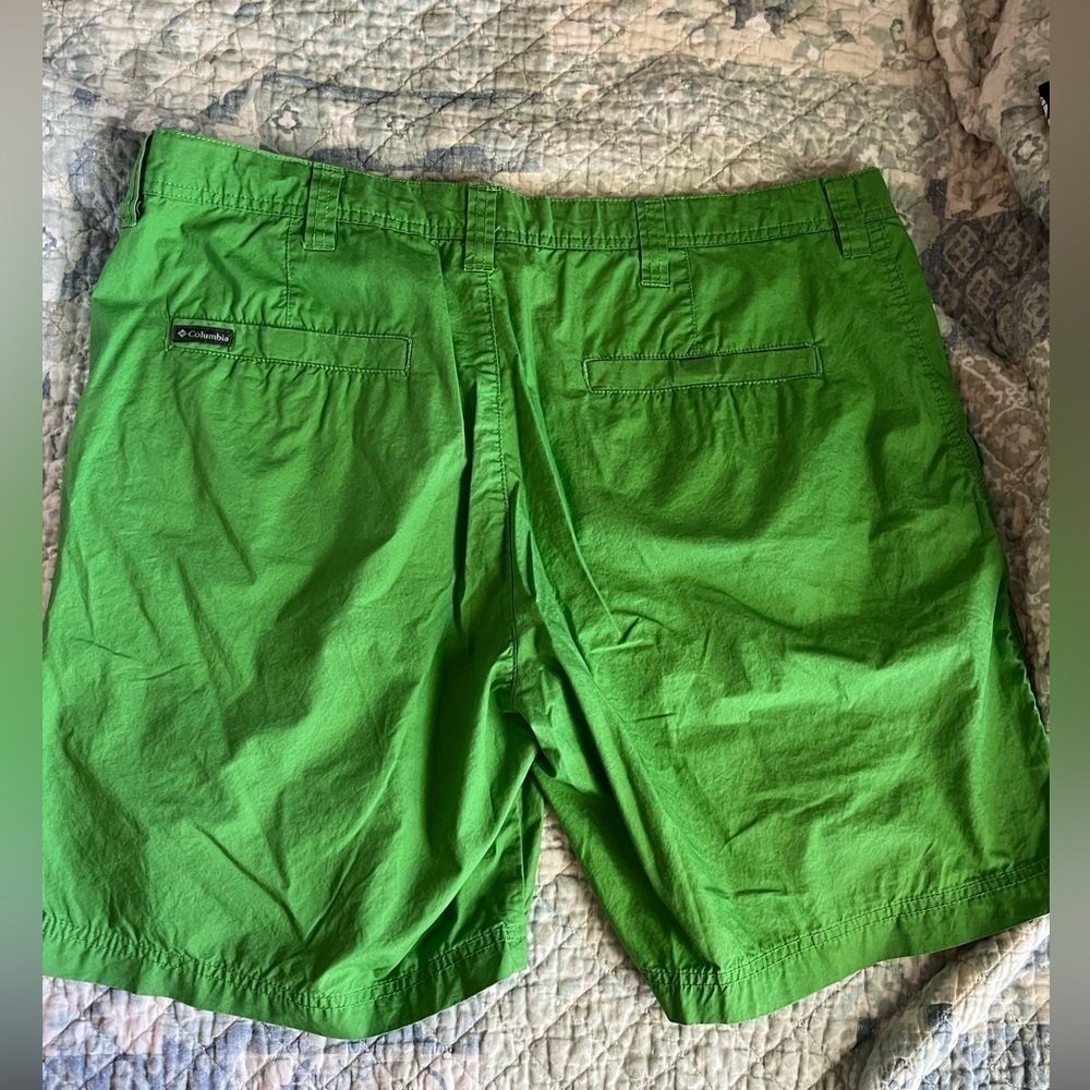Columbia Shorts, Green, size 38, excellent used condition - Picture 6 of 7
